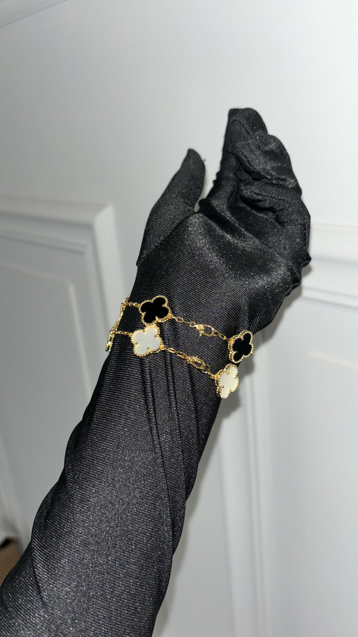 Pulsera flores VCA blancas