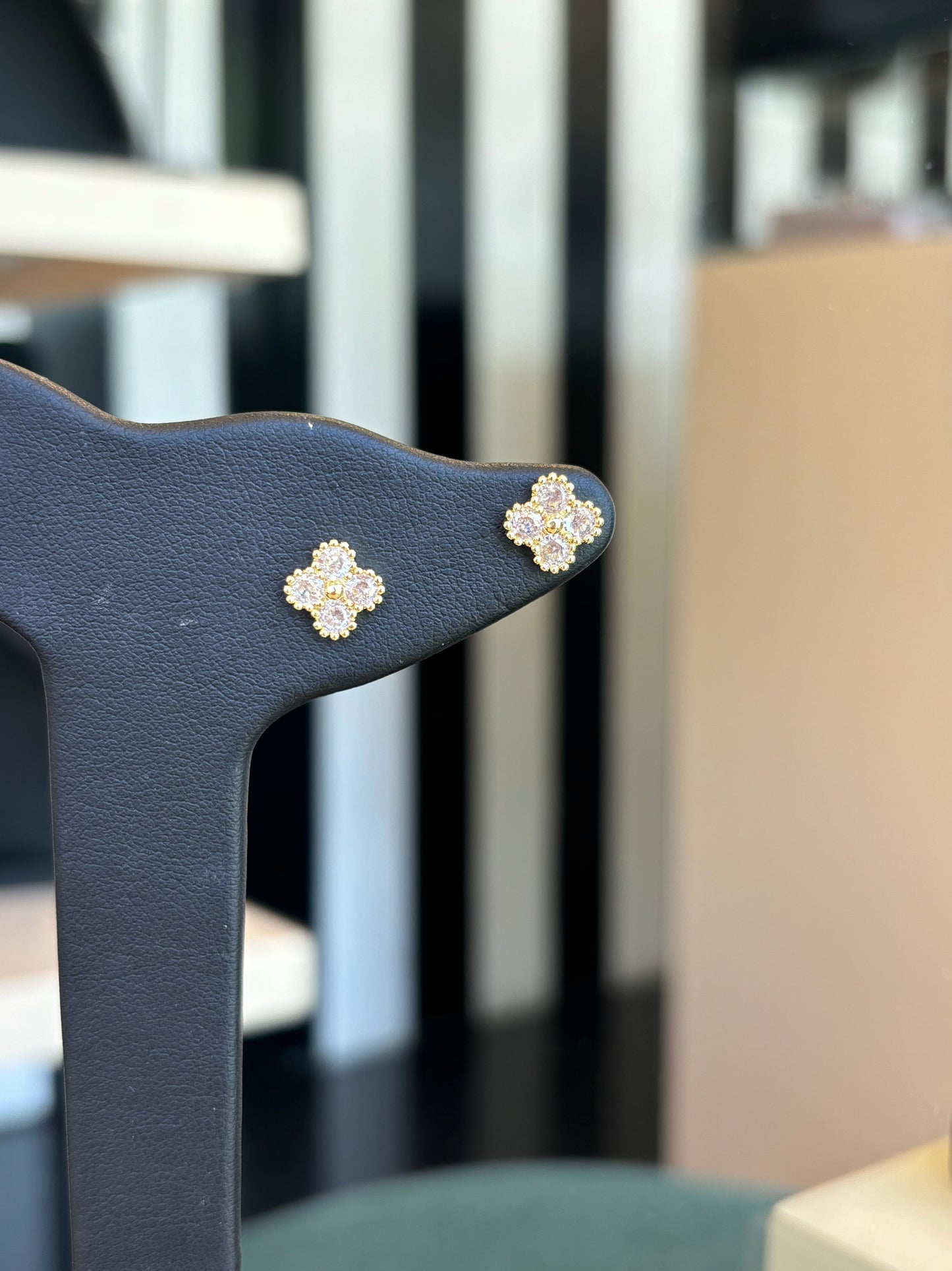 Aretes flor gold chicos