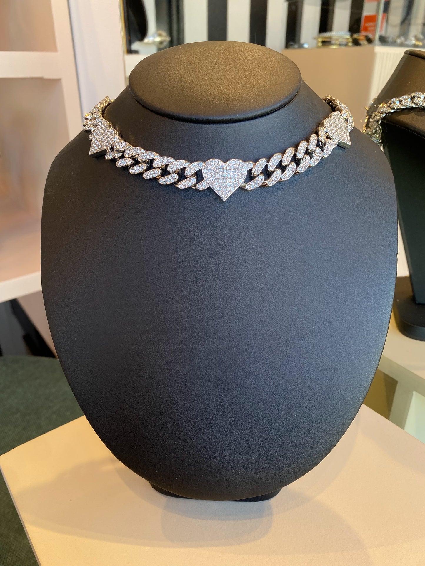 Cadena cubana corazones