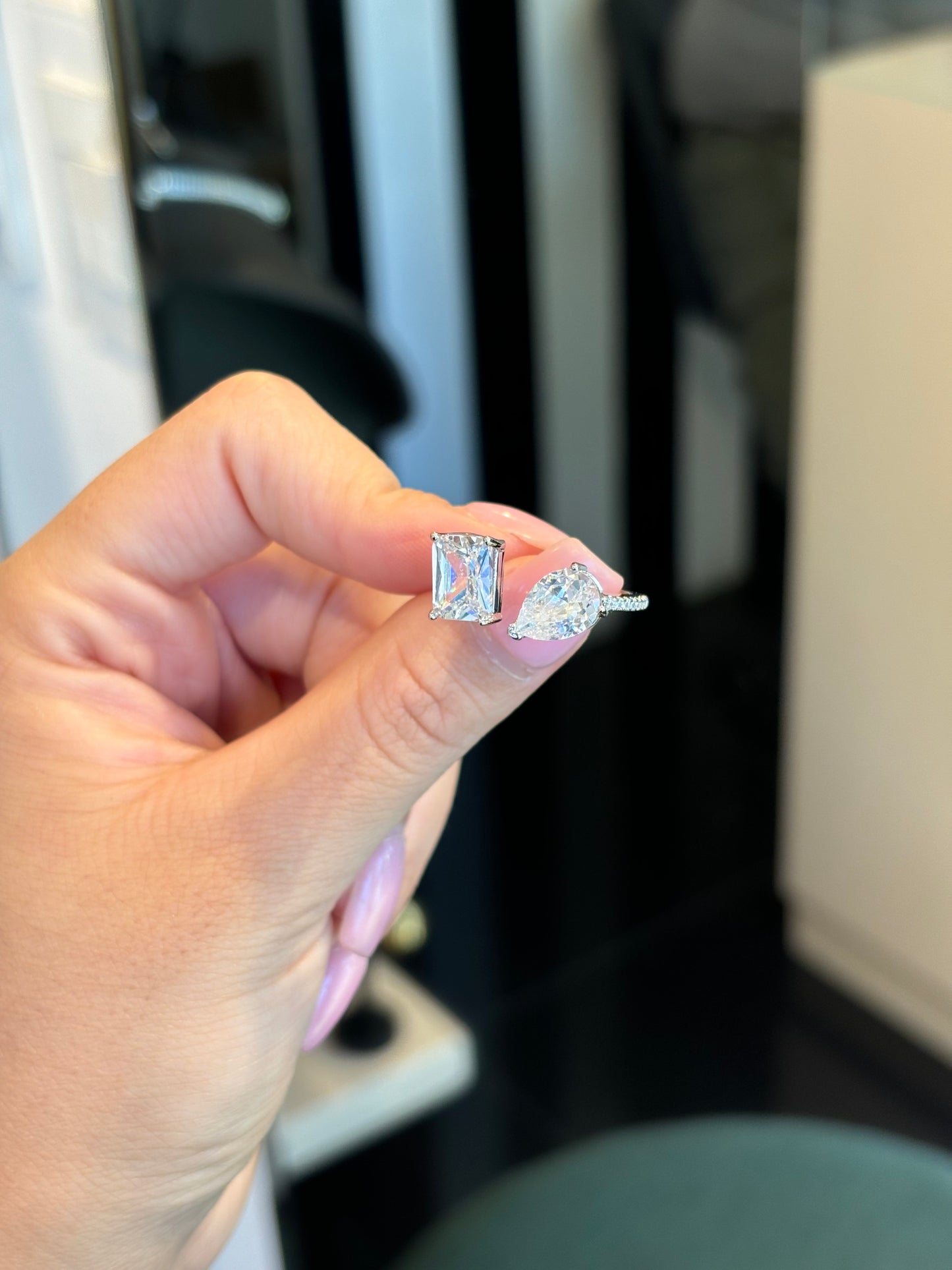 Anillo 2 Zirconias ajustable