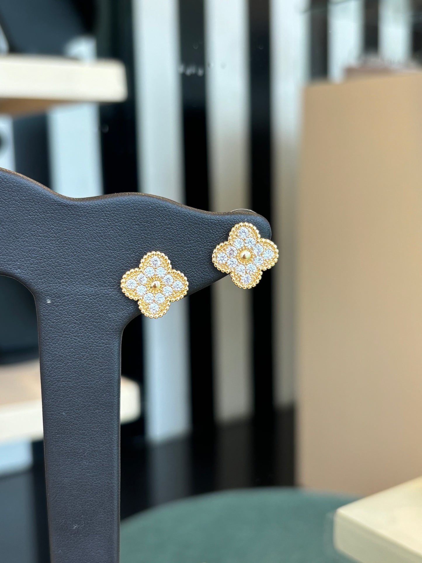 Aretes flor gold zirconias