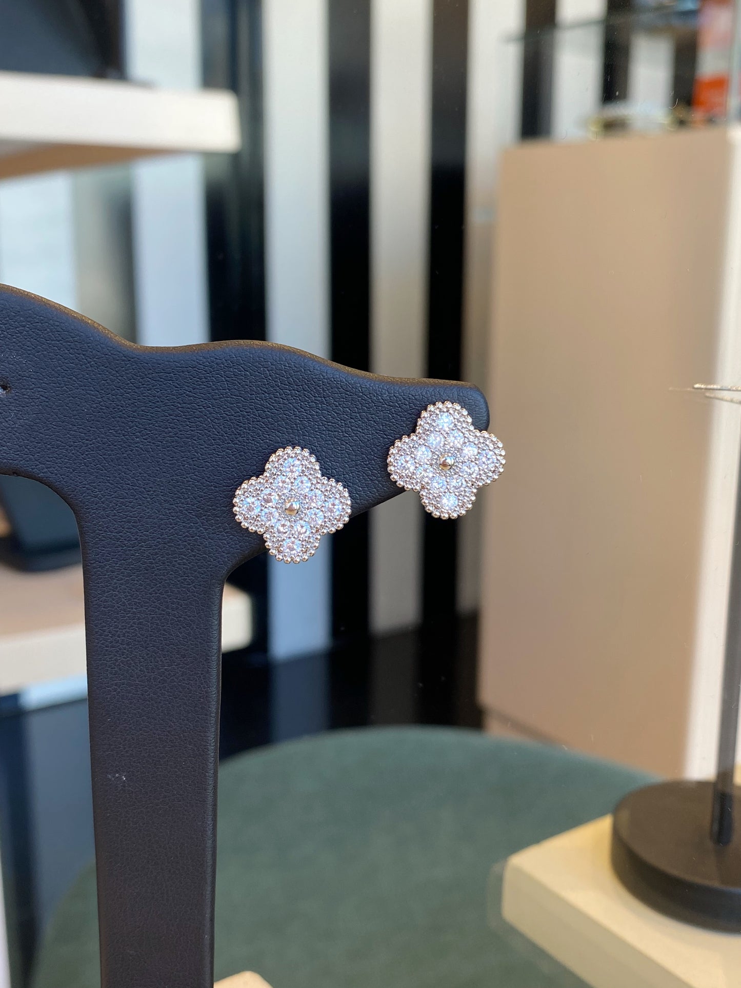 Aretes flor zirconias