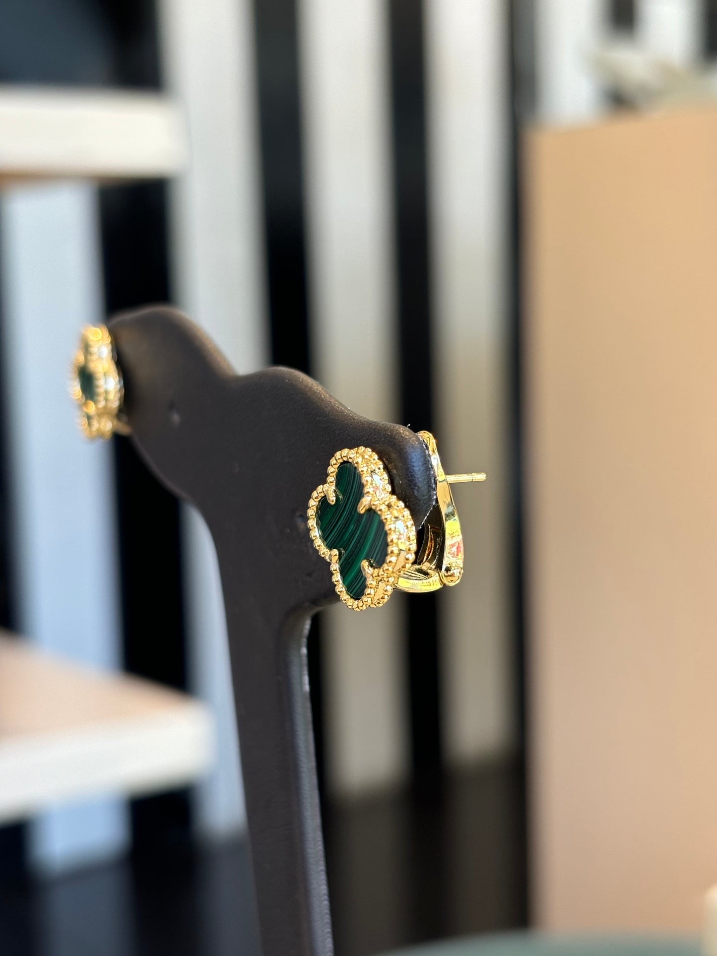 Aretes flor VCA verde