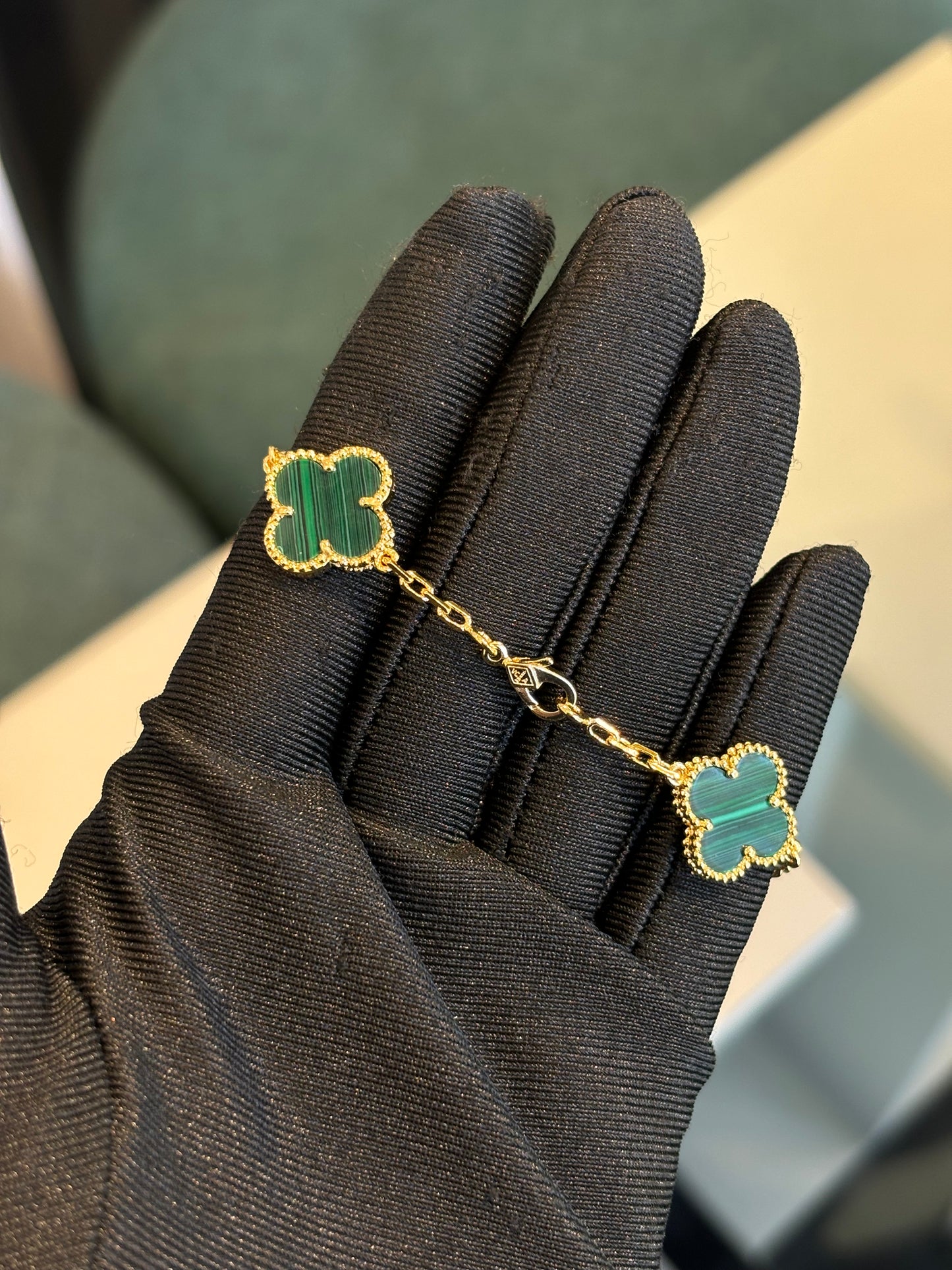 Pulsera flores VCA verde