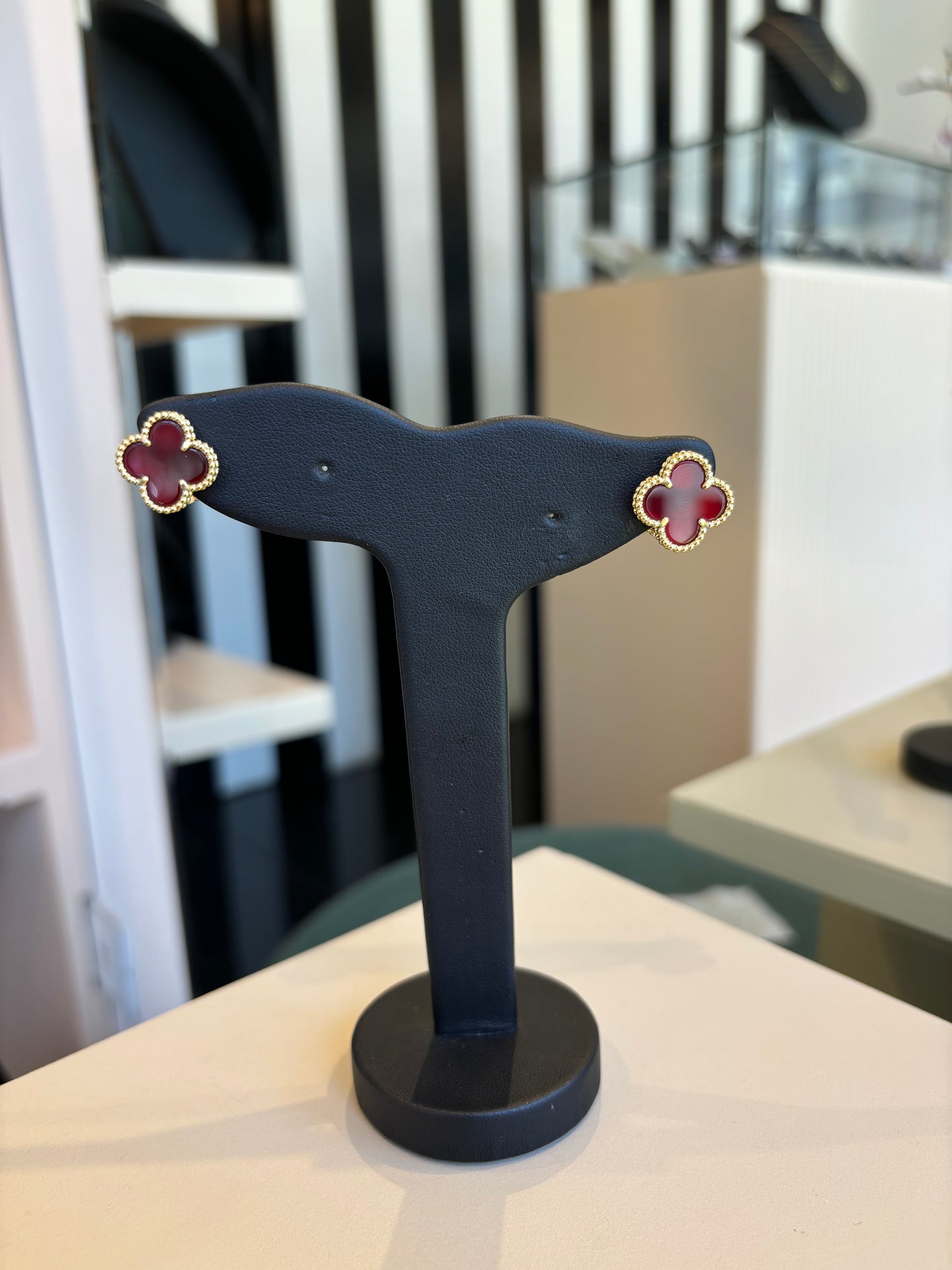 Aretes flor VCA tintos