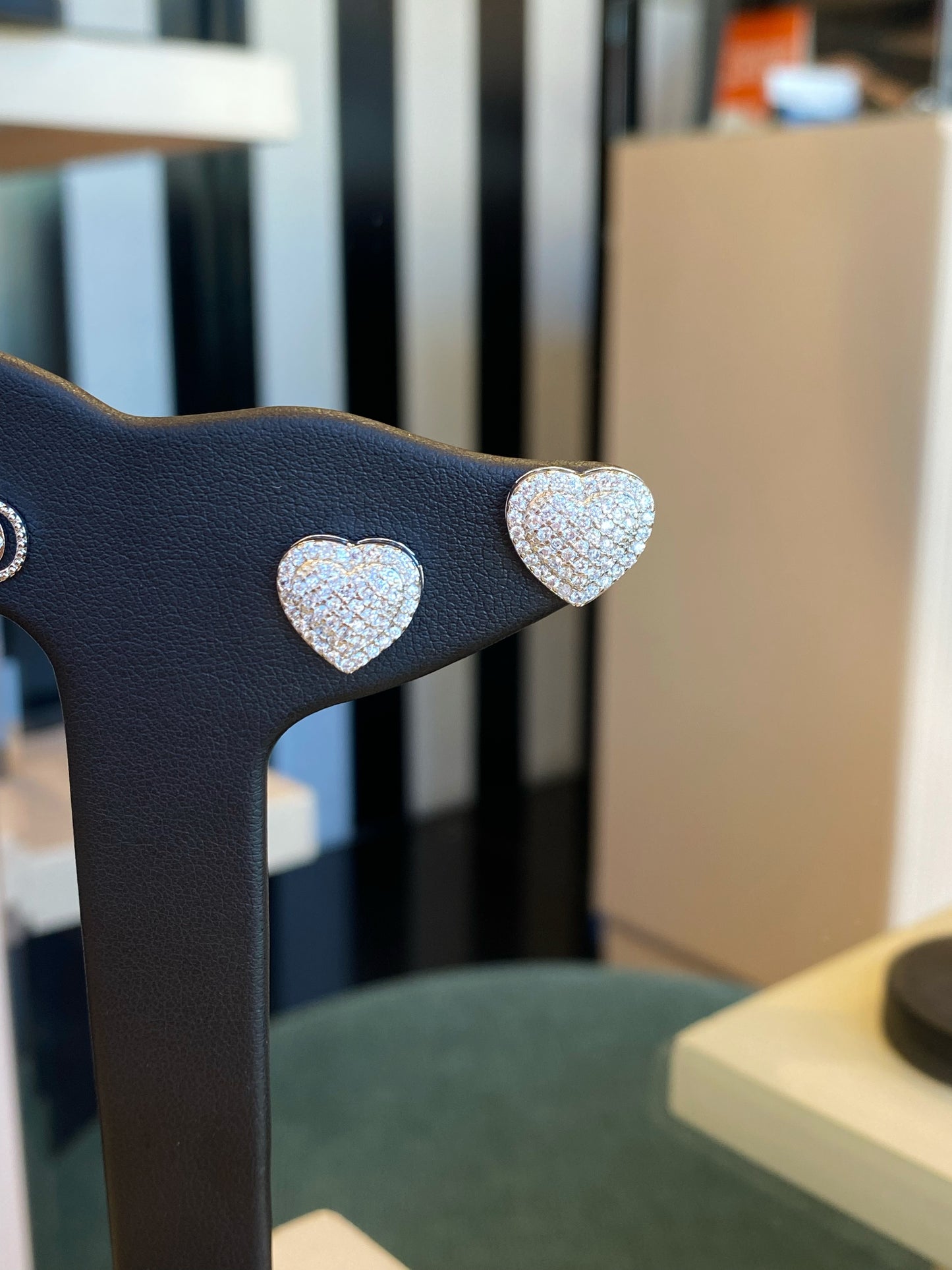 Aretes corazón brillantes