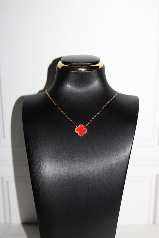 Colla flor rojo