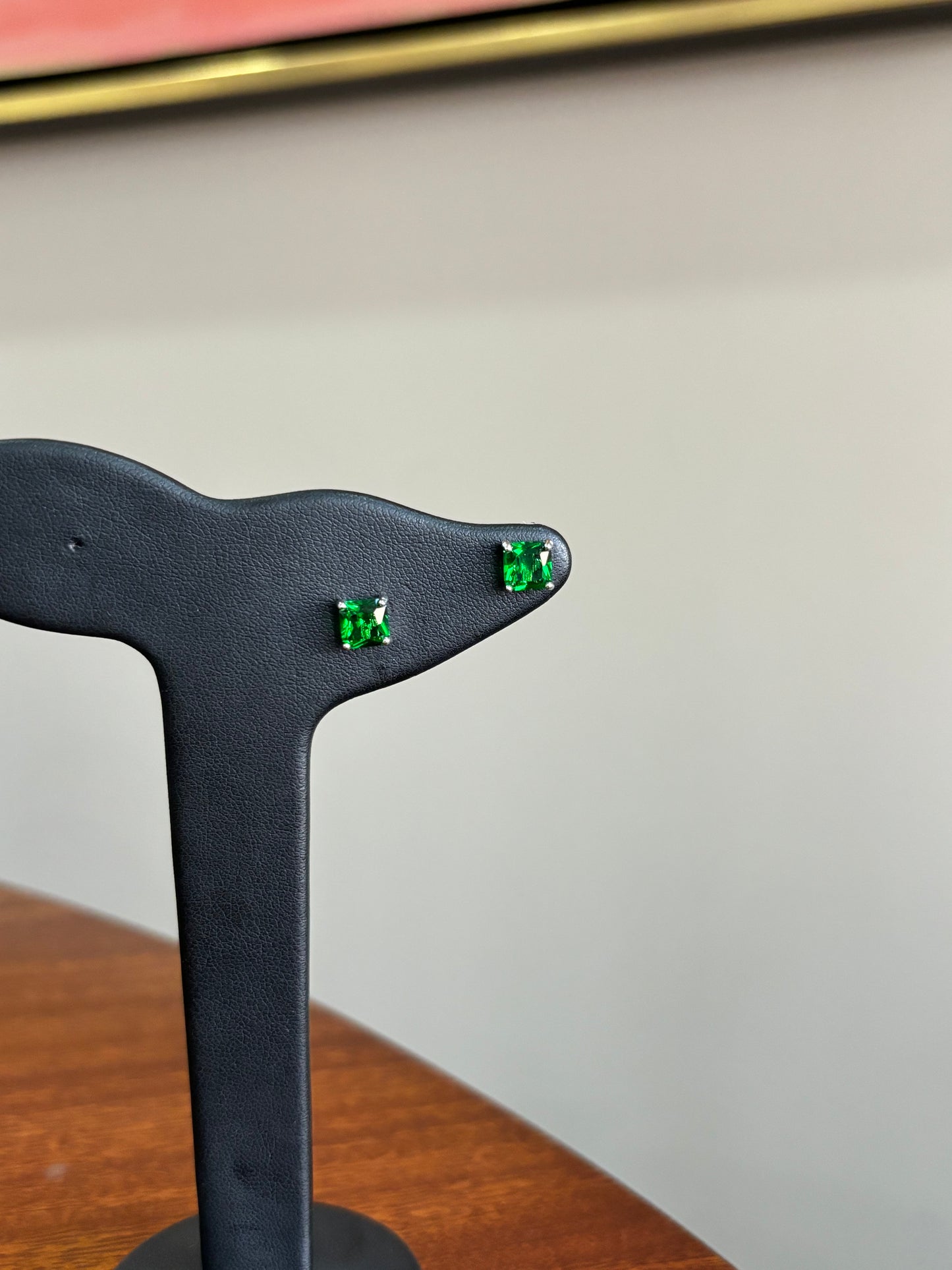 Aretes gema verde