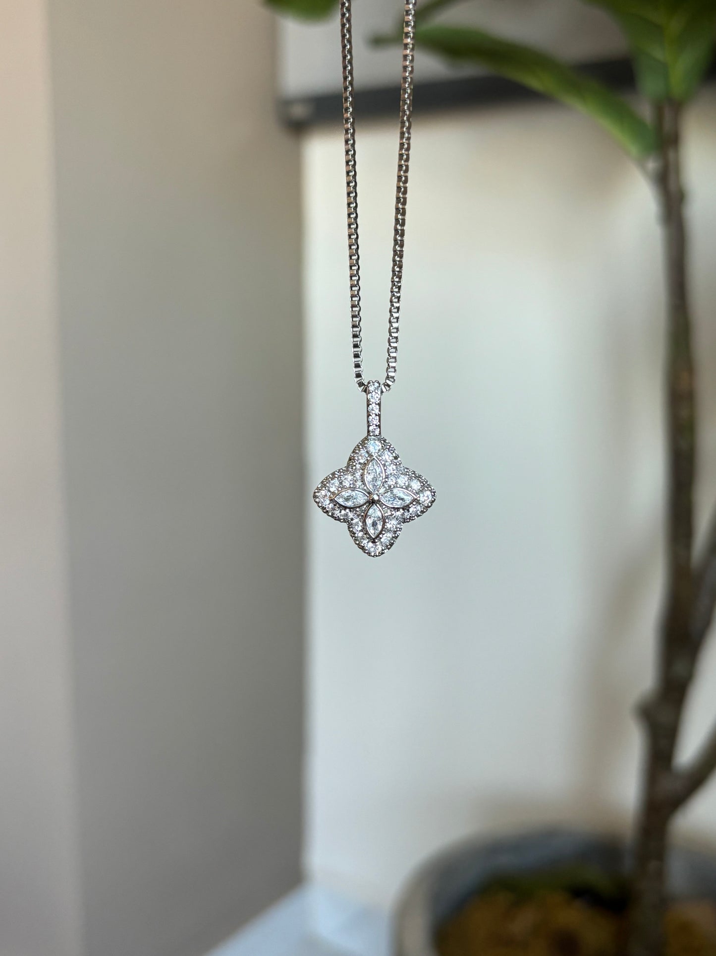 Collar flor plata zirconias