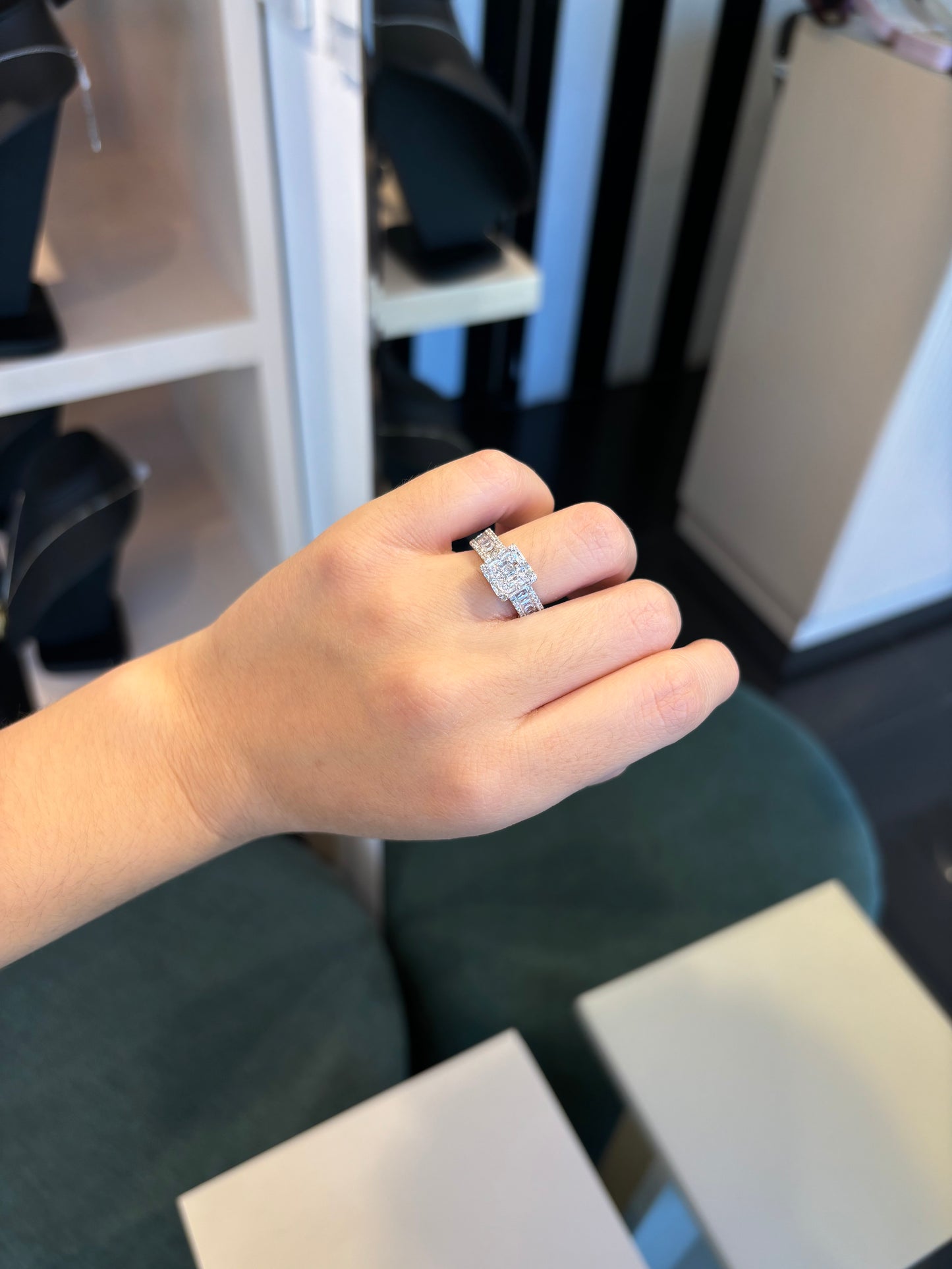 Anillo zirconia ajustable