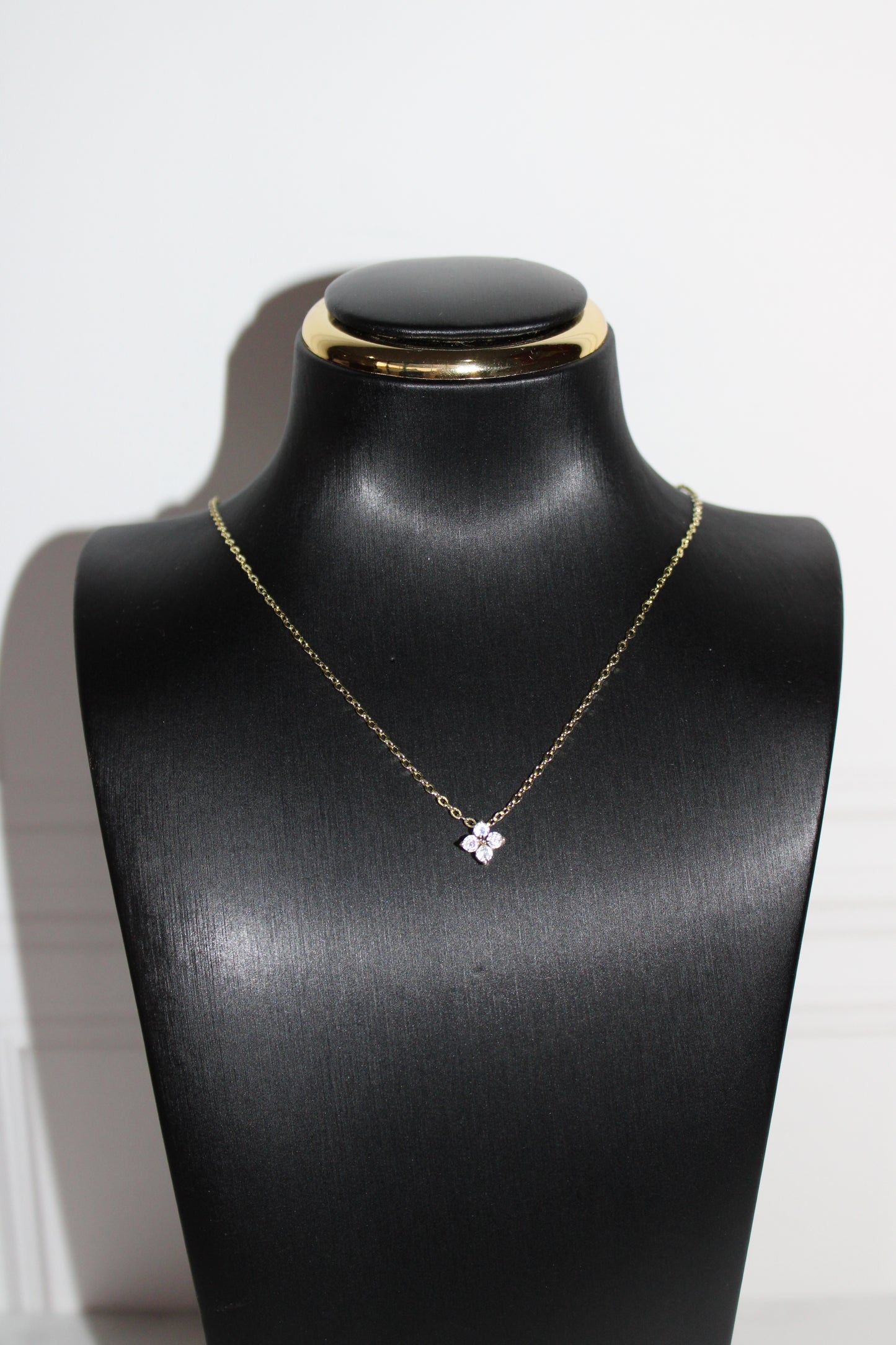 Collar flor mini dorado