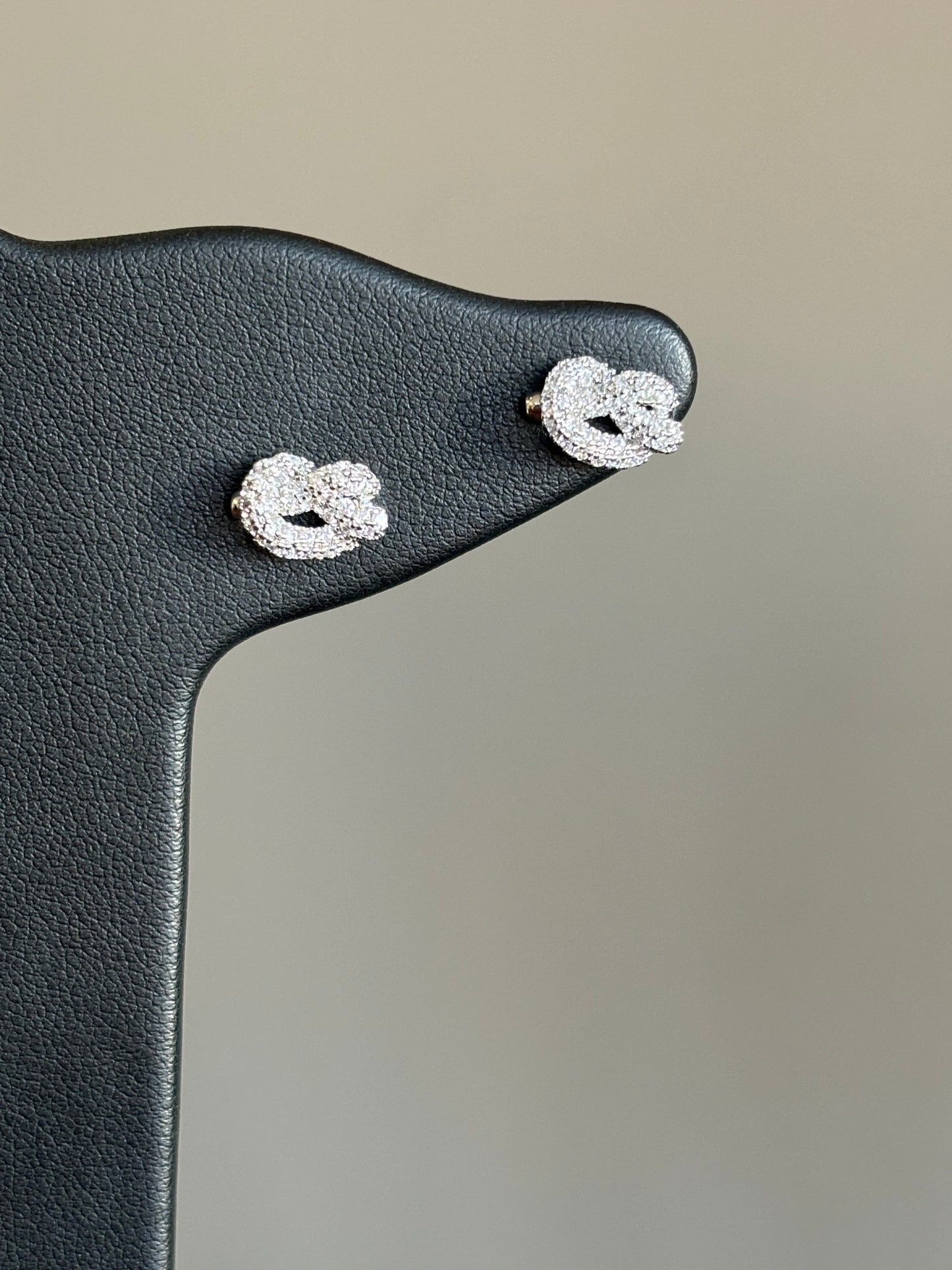 Aretes Nudo