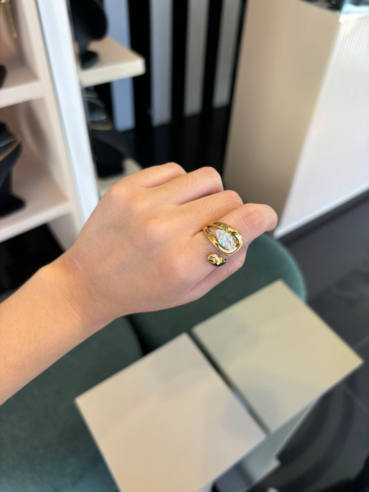 Anillo gold zirconia