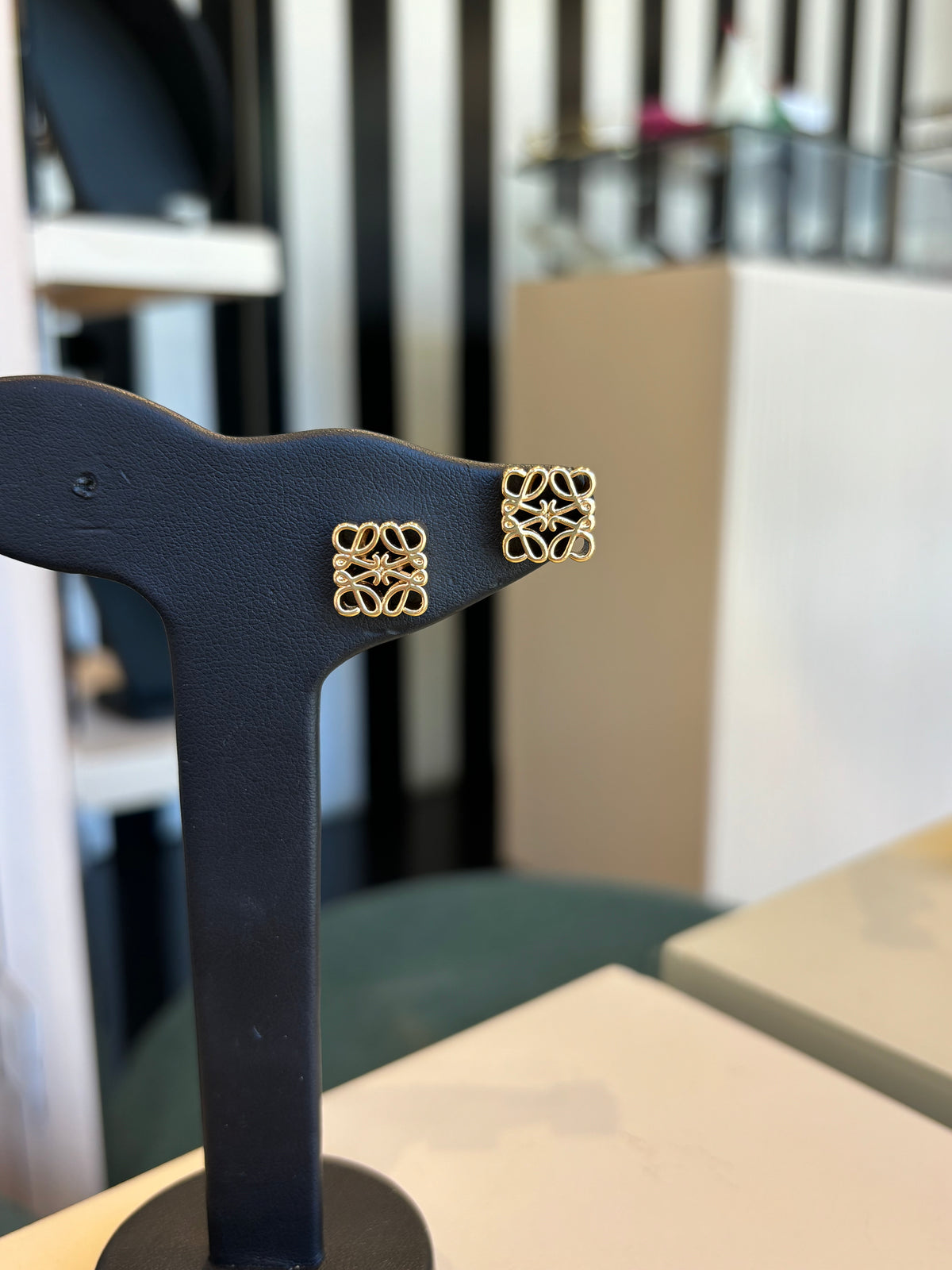 Aretes loewe