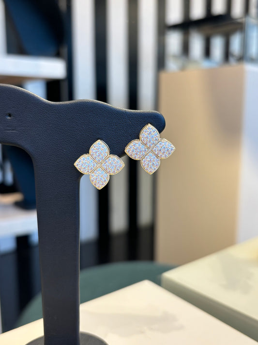 Aretes flor zirconias gold