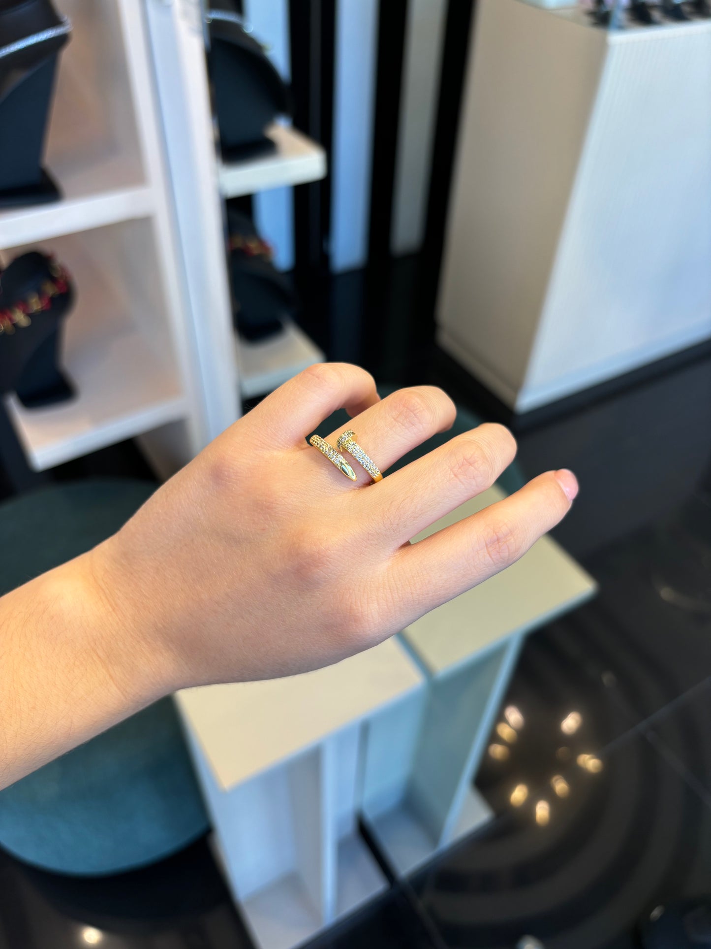 Anillo Clavo dorado ajustable