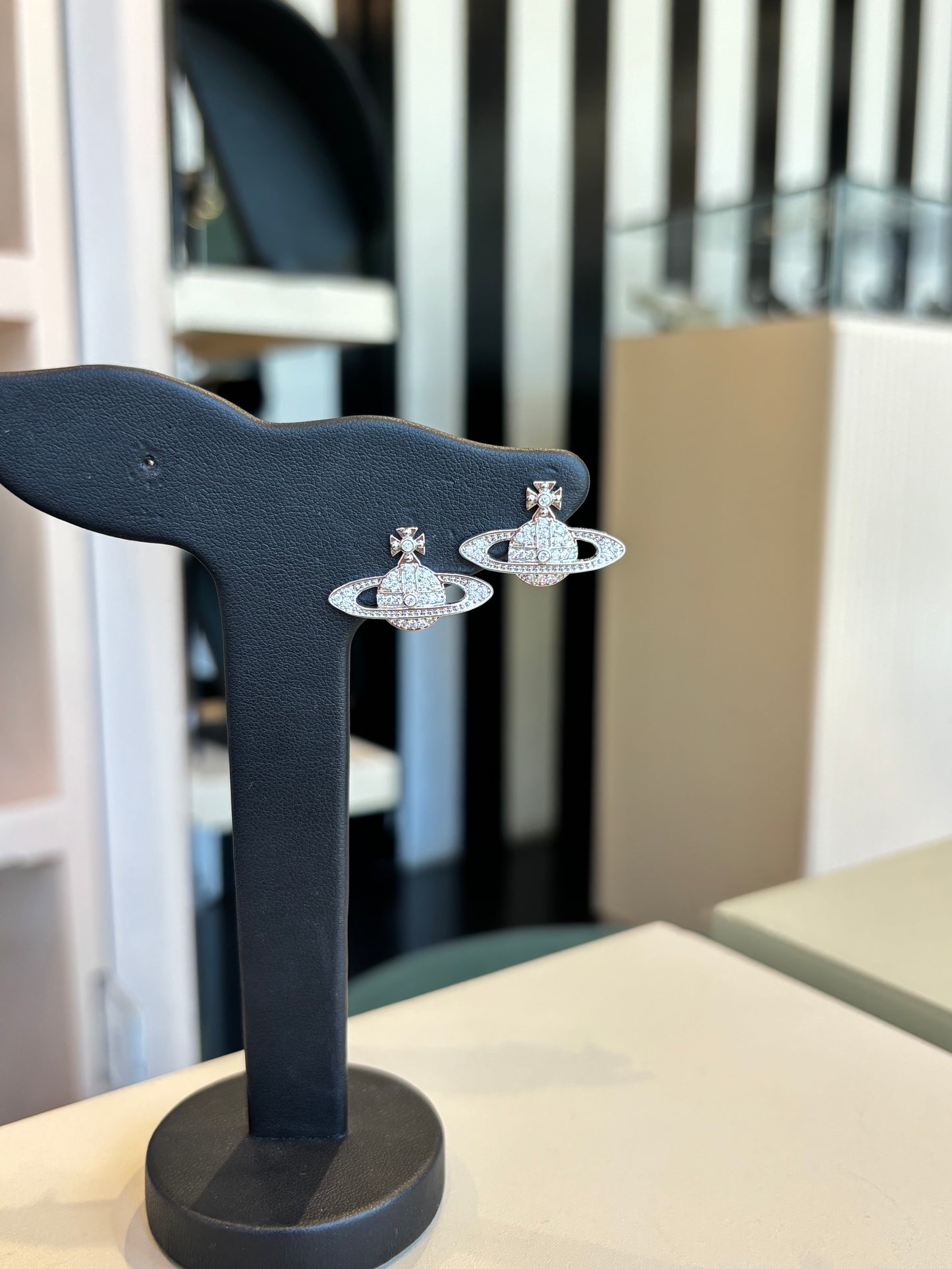 Aretes Vivianne plateados