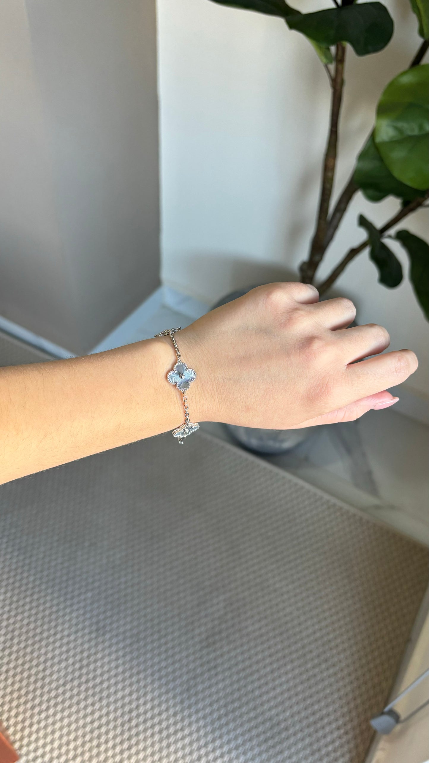 Pulsera flores VCA plata