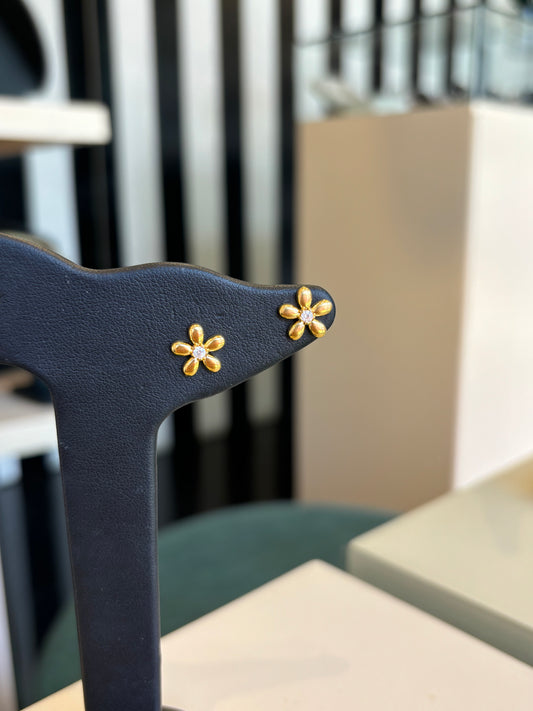 Aretes flor mini dorados